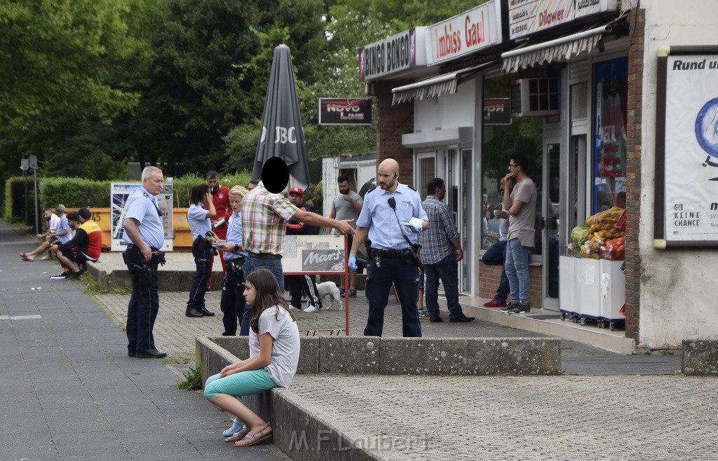 Schiesserei Koeln Ostheim Gernsheimerstr P12.JPG - Miklos Laubert